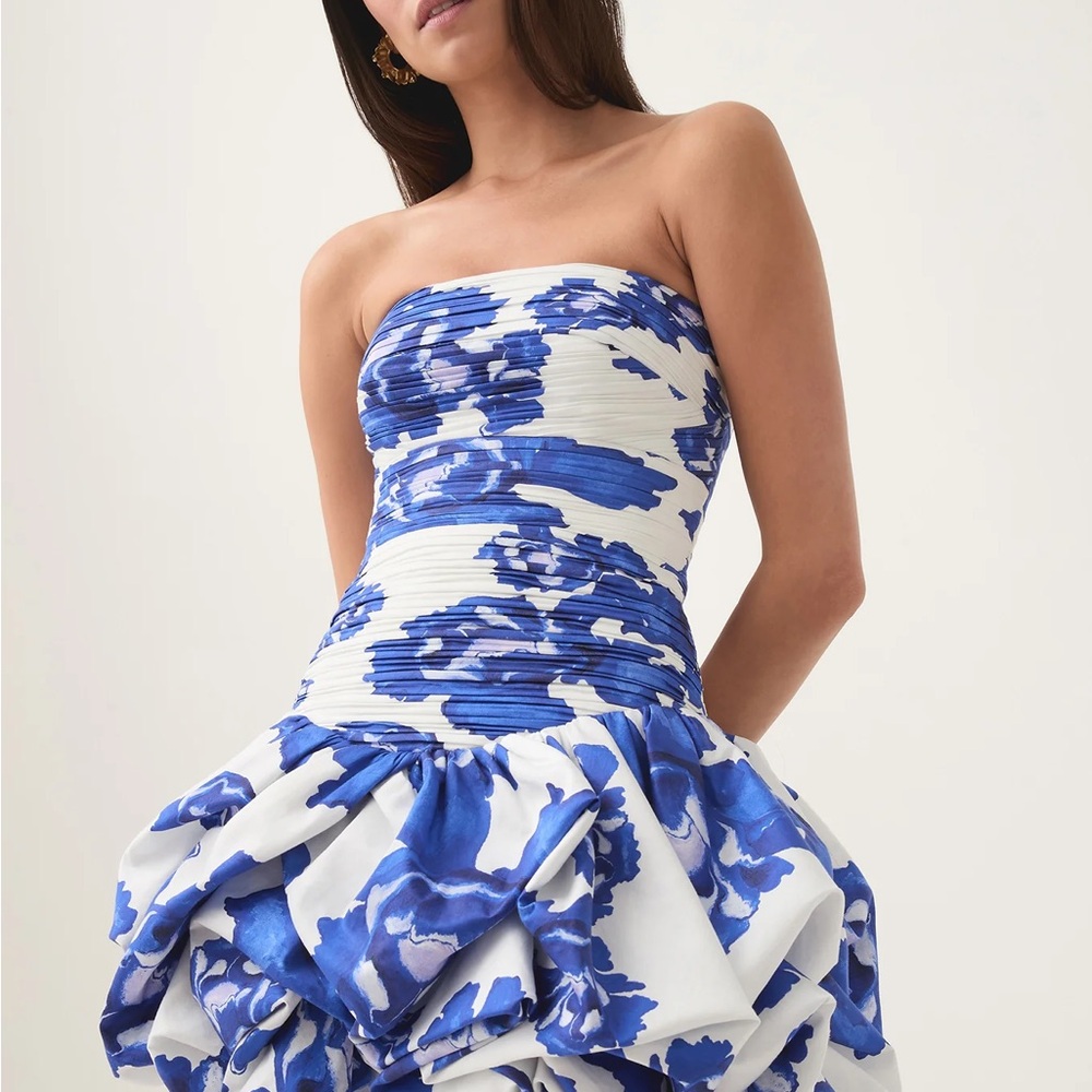 Elegant Blue and White Strapless Dress